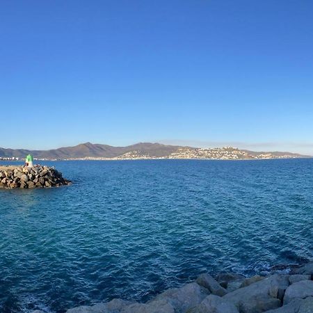 Tres Bel Appartement Entierement Renove Empuriabrava Kültér fotó