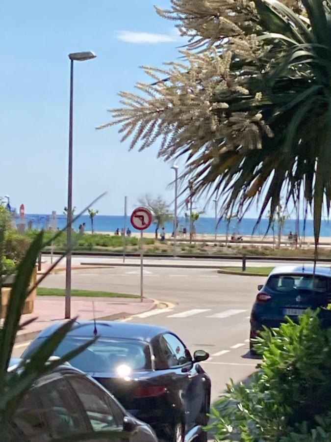 Tres Bel Appartement Entierement Renove Empuriabrava Kültér fotó