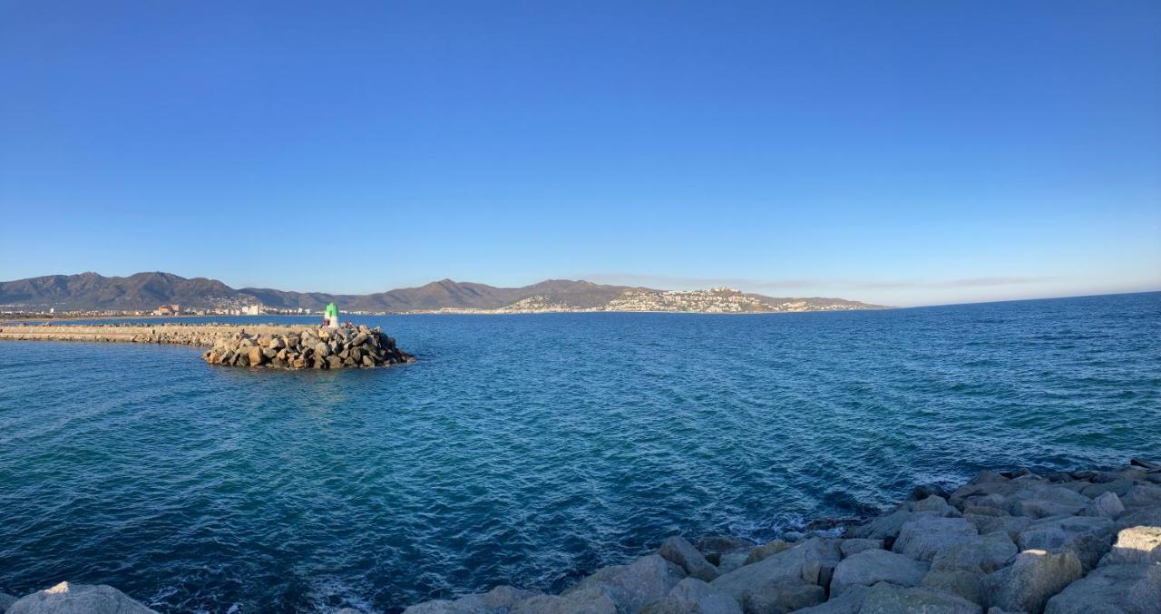 Tres Bel Appartement Entierement Renove Empuriabrava Kültér fotó