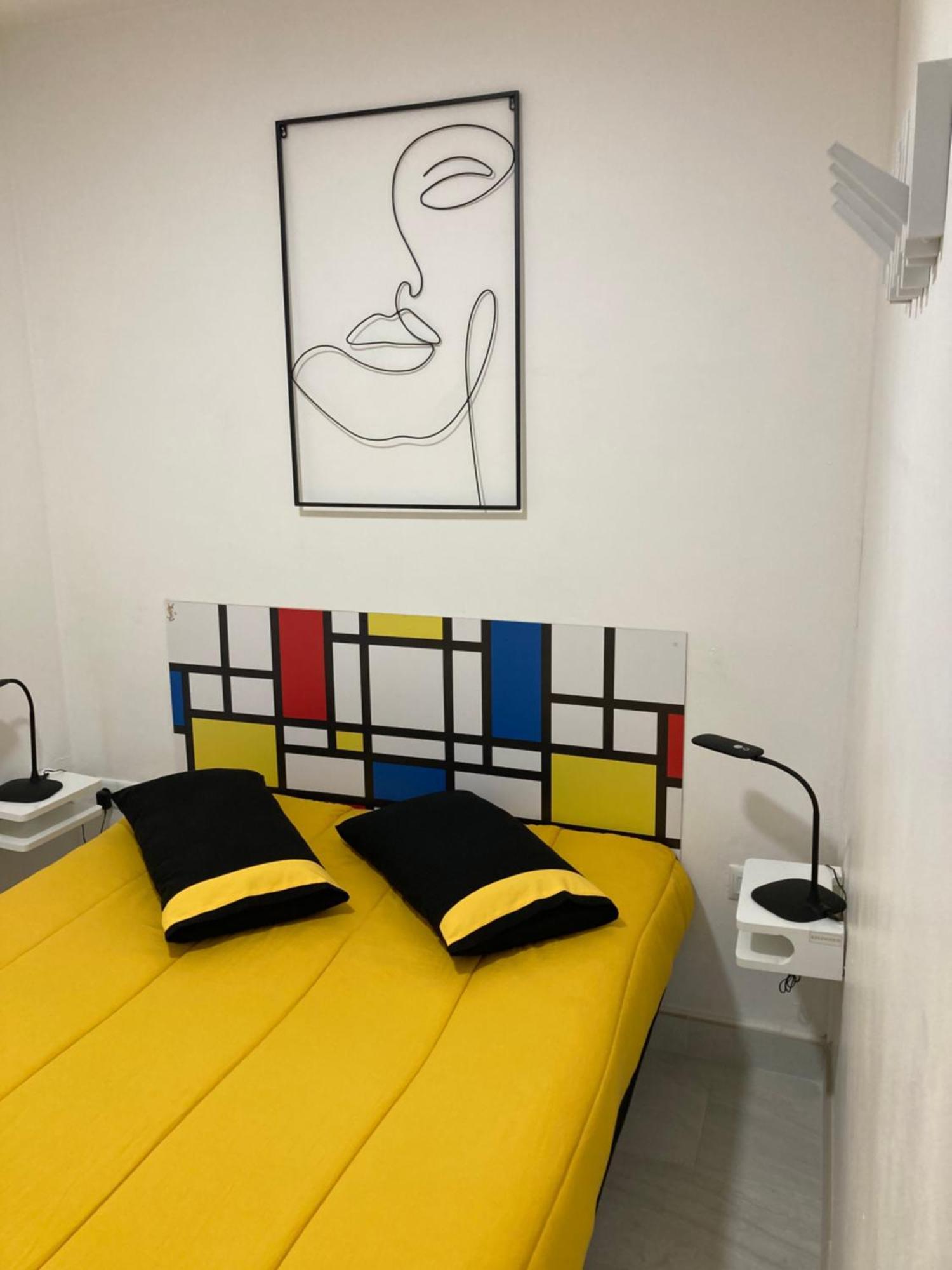 Tres Bel Appartement Entierement Renove Empuriabrava Kültér fotó