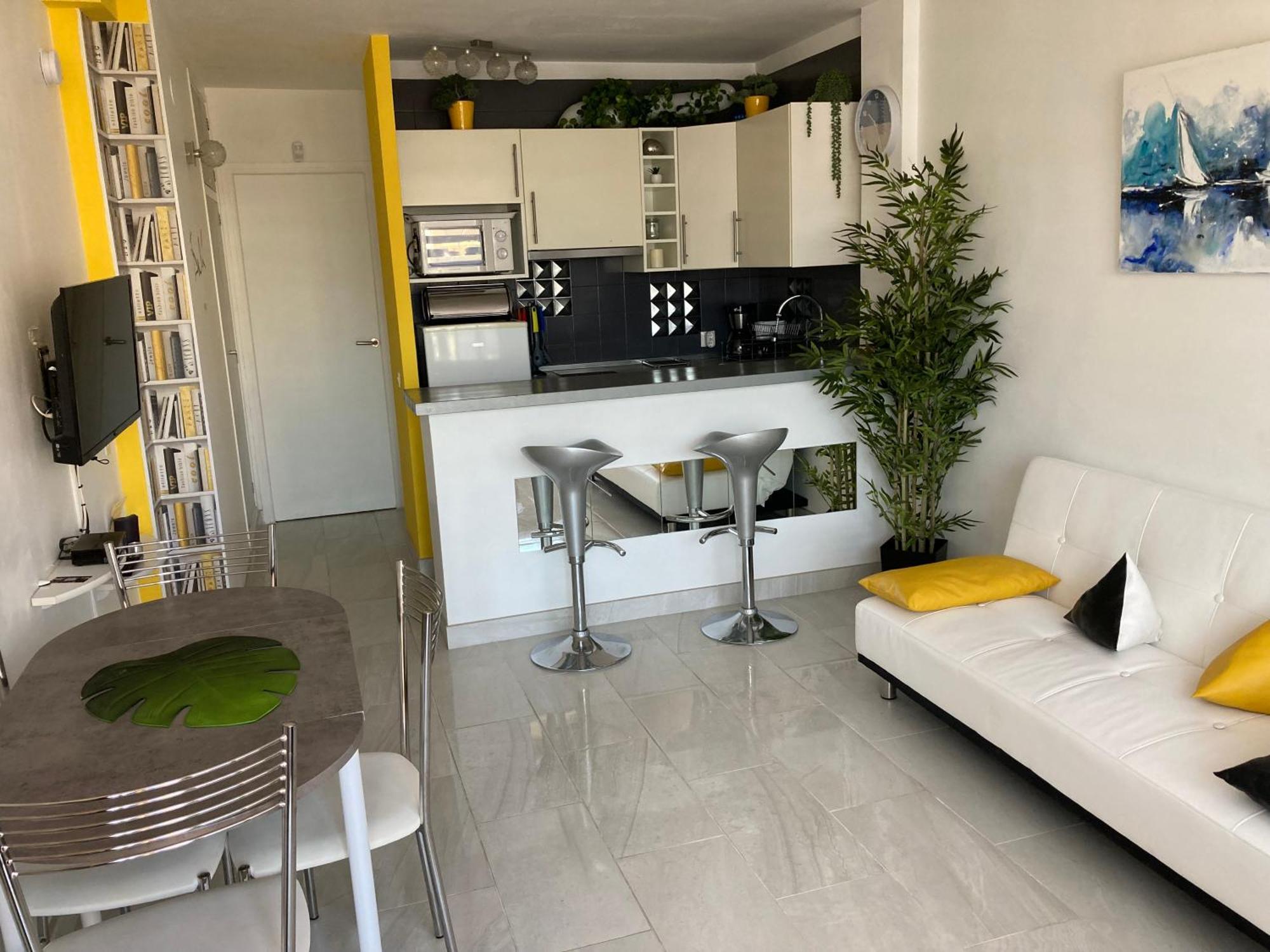 Tres Bel Appartement Entierement Renove Empuriabrava Kültér fotó